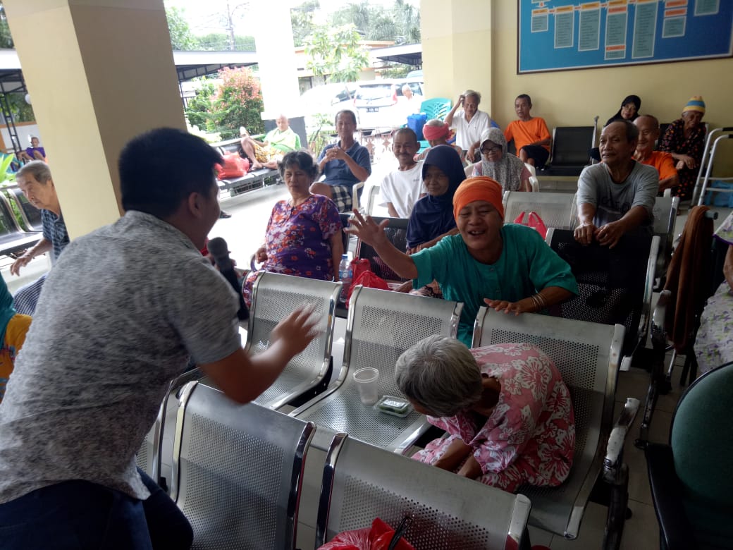 Temu Kangen Akhir Tahun Dengan Opa-Oma