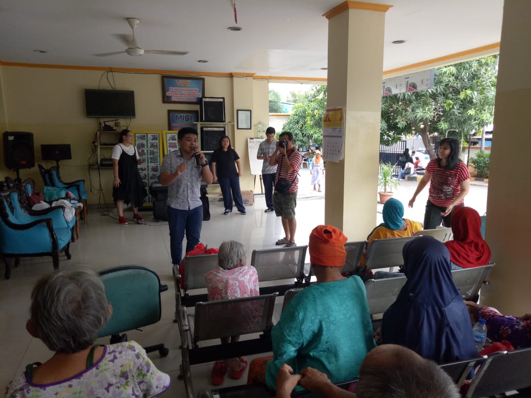 Temu Kangen Akhir Tahun Dengan Opa-Oma