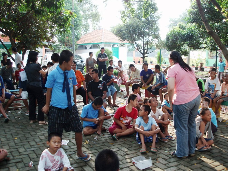 Berbagi Kasih di Panti Bina Grahita
