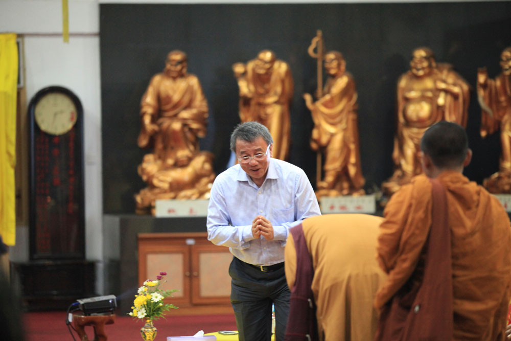 Berbagi Dharma Topik: "Senandung Sutra Irama Hidup"