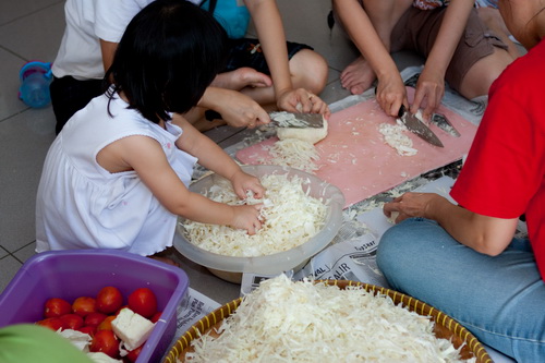 Masak Bersama & Membagikan Makanan pada Hari Waisak 2011