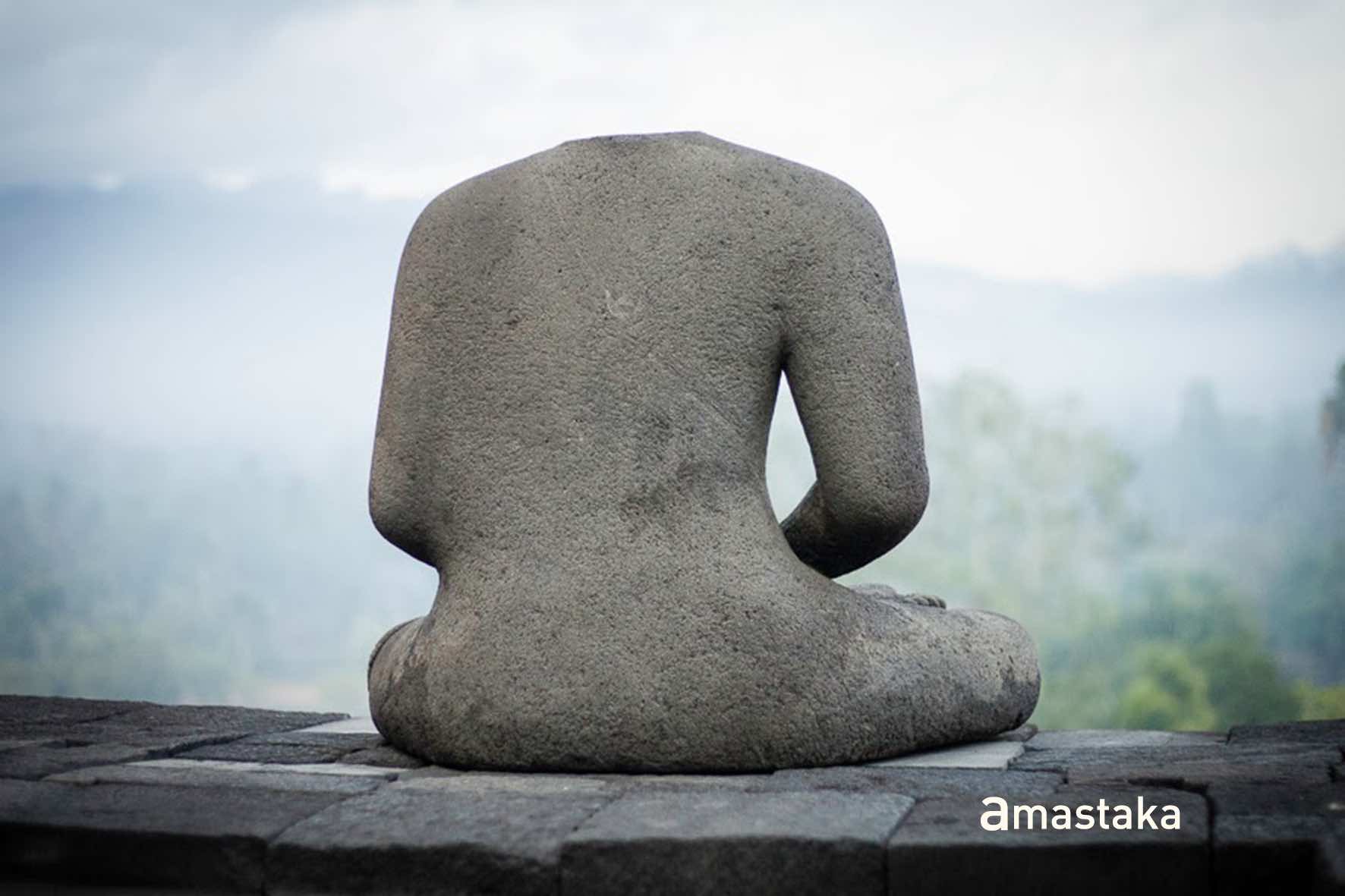 Amastaka Re